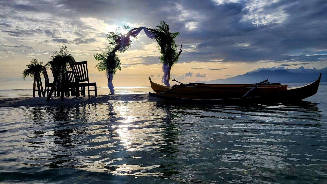 Apo Diver Beach Resort サンフアン エクステリア 写真